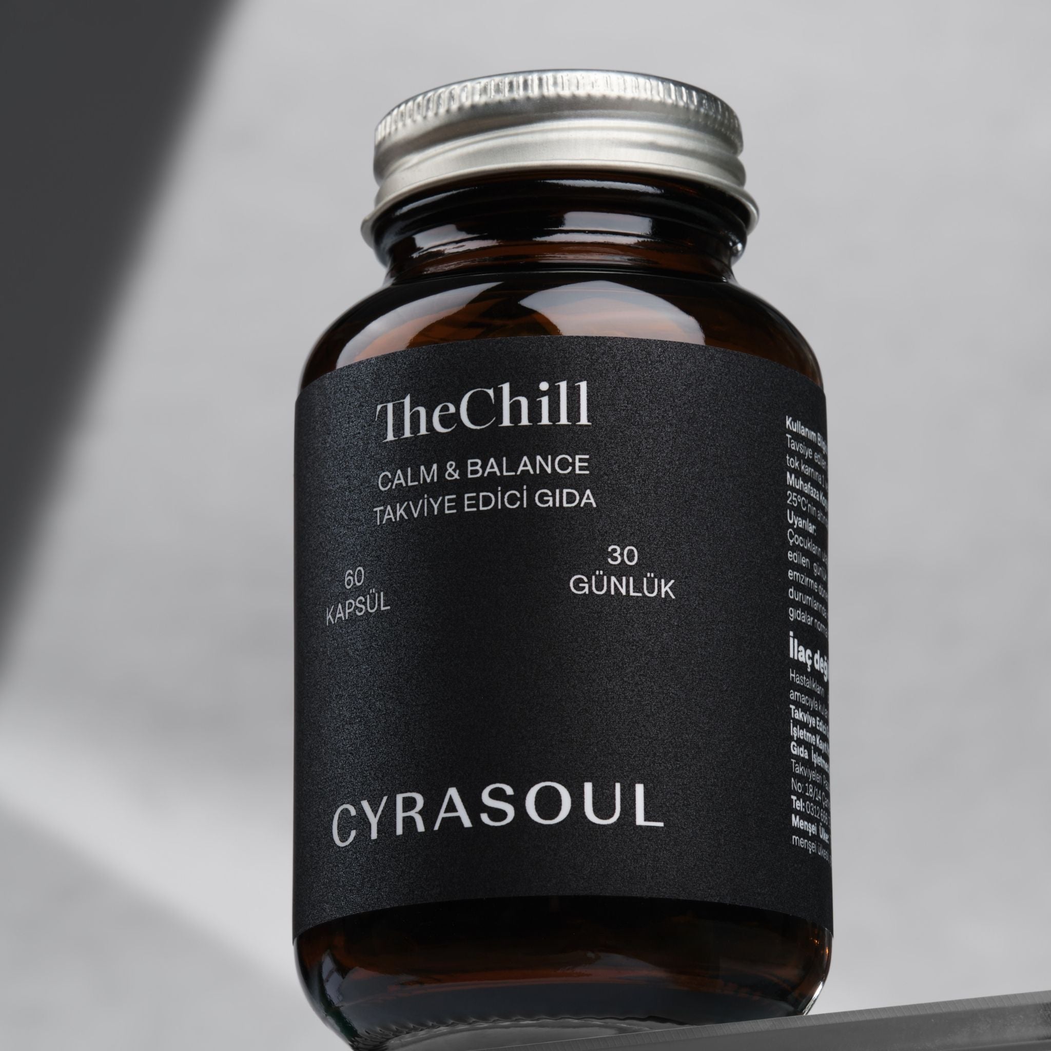 Cyrasoul TheChill – estetik ve sade arka plan üzerinde premium ürün görseli